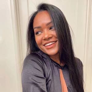 Meet your Posher, Monique